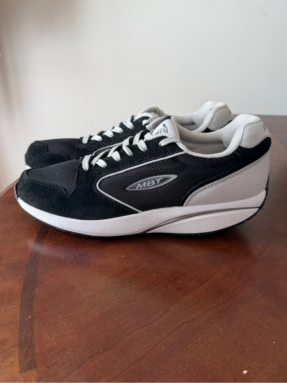 MBT 1997 Classic Rocker Shoes Women’s Size 10 Black Orthopedic Sneakers